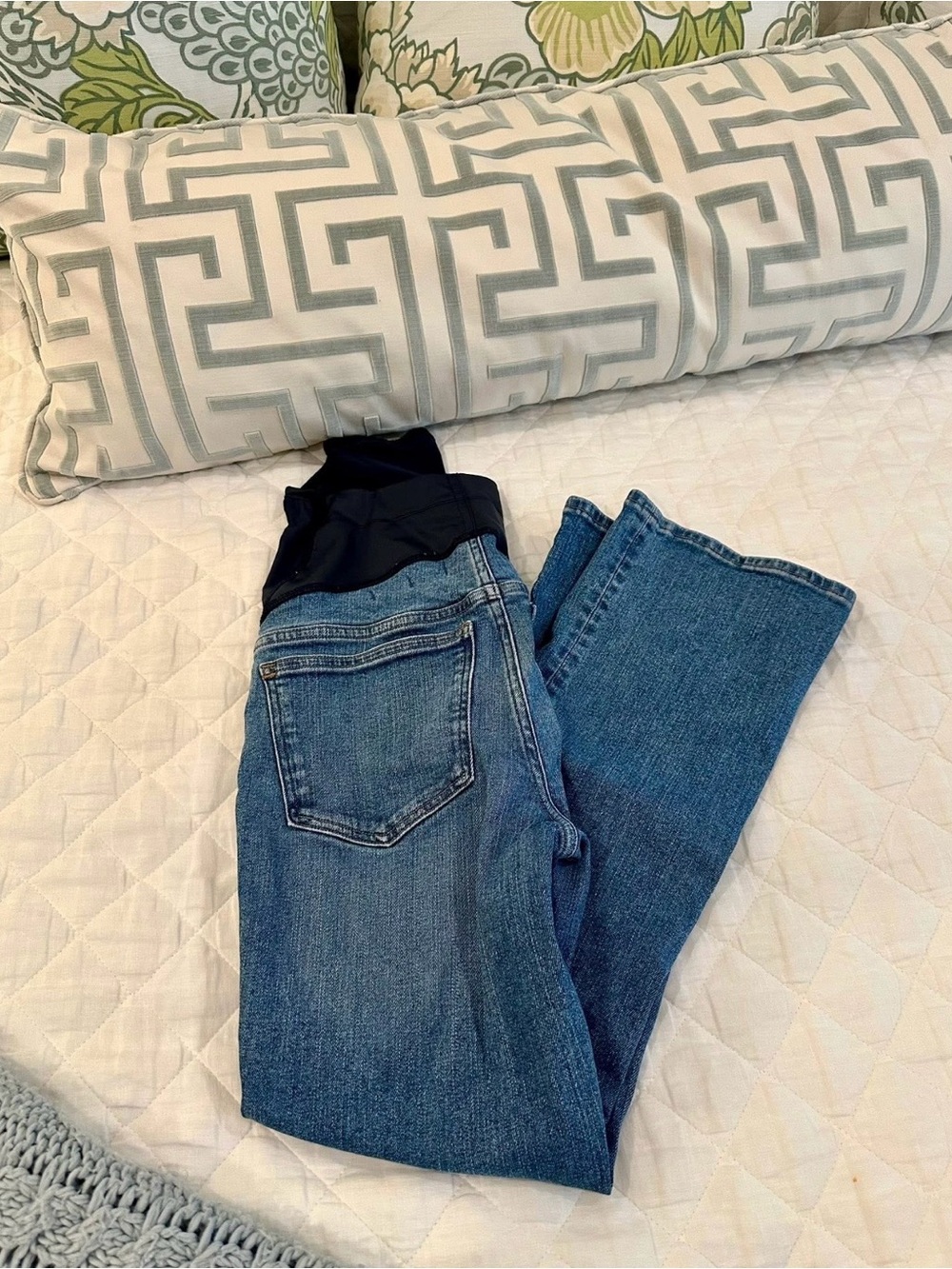 Madewell Maternity Jeans in blue indigo size 24